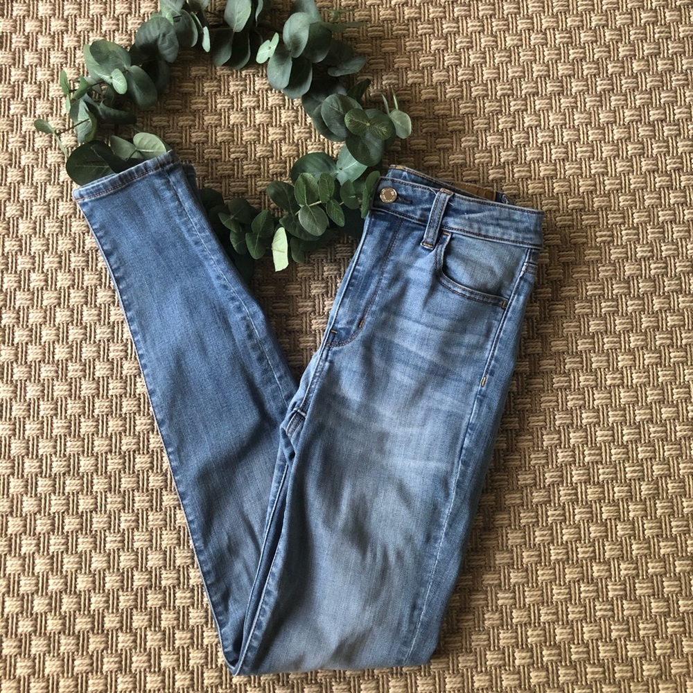 SOLD AE Super Stretch High Waisted Jeans 4L